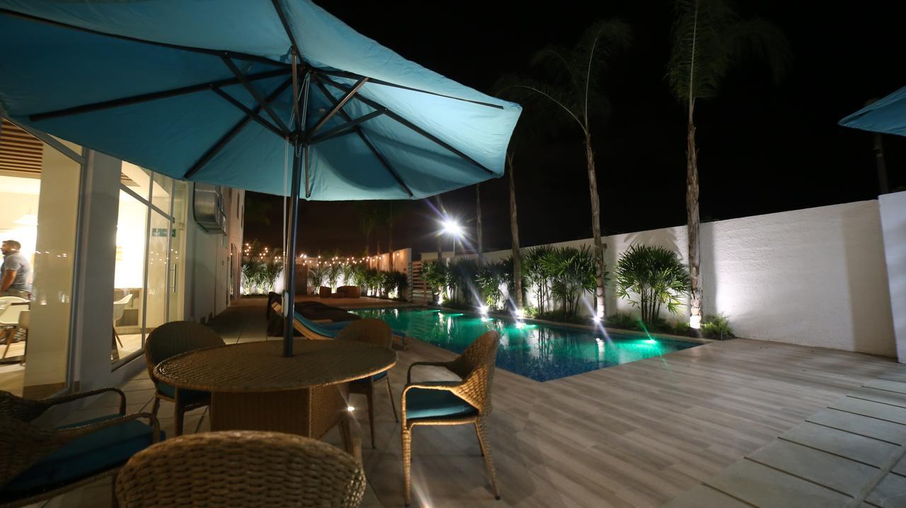 Aquamarina Hotel مانتا المظهر الخارجي الصورة