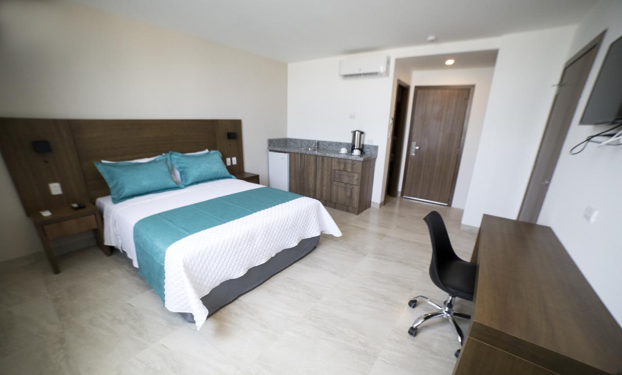 Aquamarina Hotel مانتا المظهر الخارجي الصورة