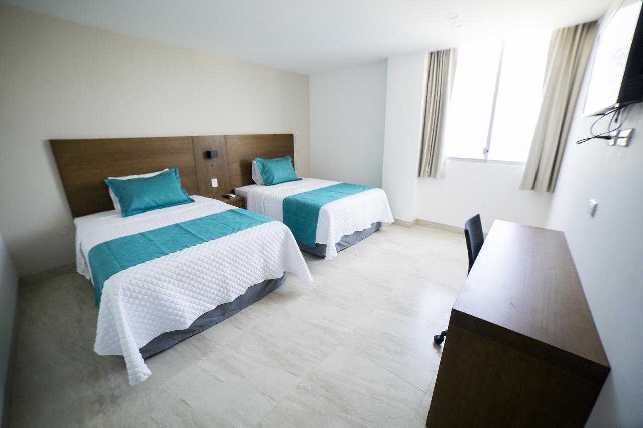 Aquamarina Hotel مانتا المظهر الخارجي الصورة