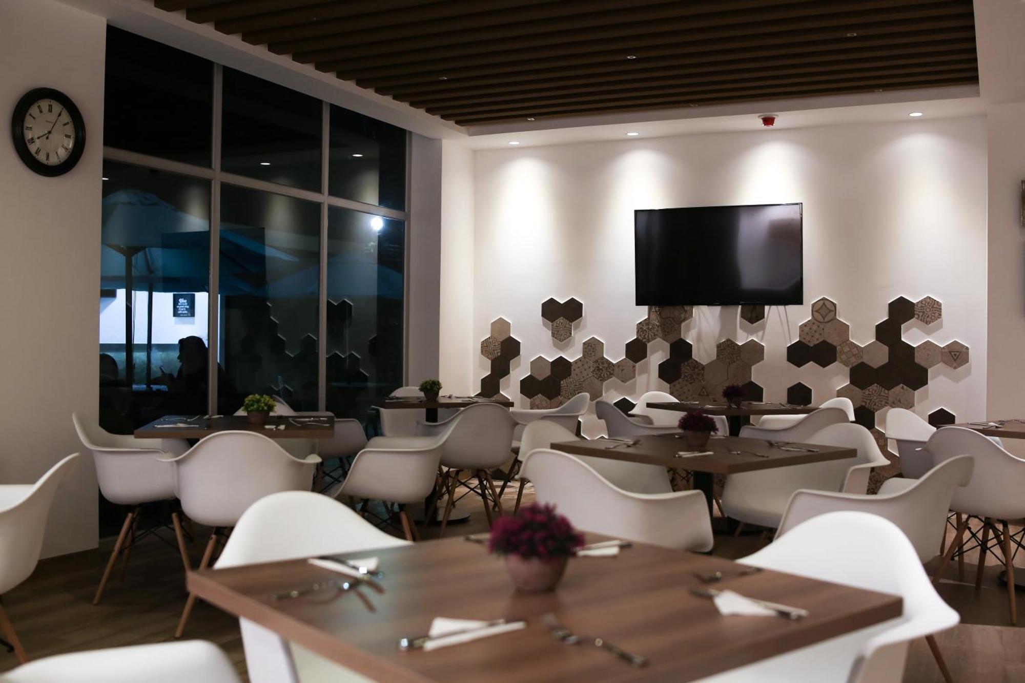 Aquamarina Hotel مانتا المظهر الخارجي الصورة